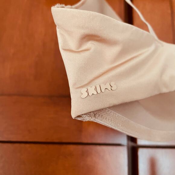 Skims Wireless Form Lightly Lined Bra Clay Size 36C NEW - Picture 3 of 8